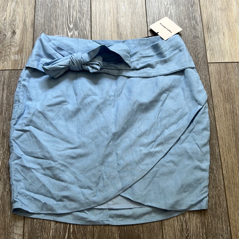 Superdown back zip skip lined skirt